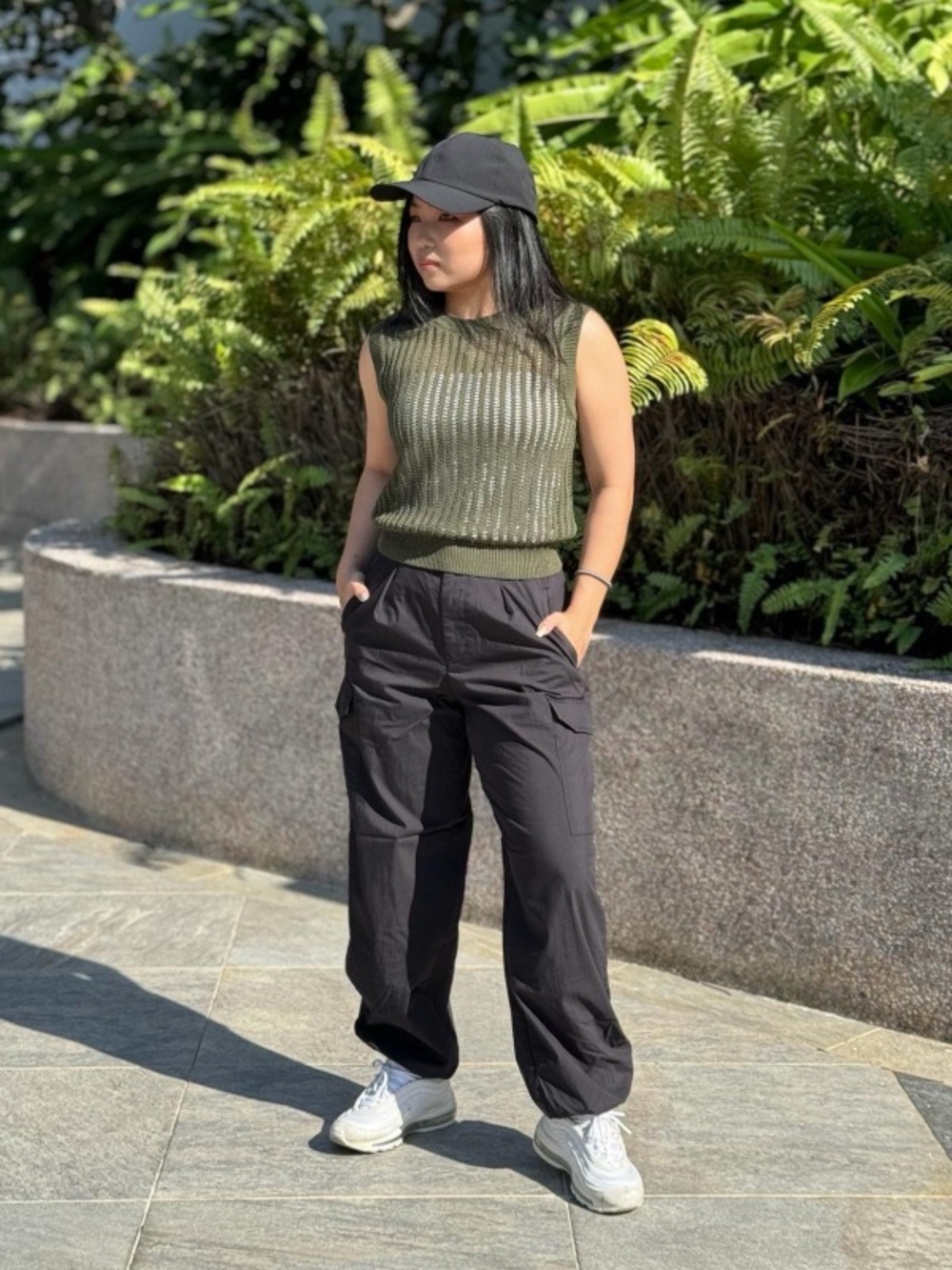 Uniqlo black cotton Wide Parachute Cargo loose baggy skater Pants Size S 27-30